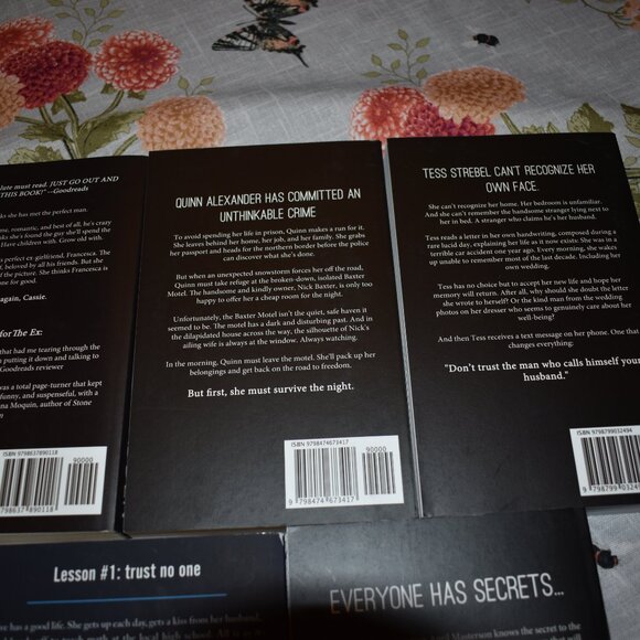 books - Picture 4 of 5